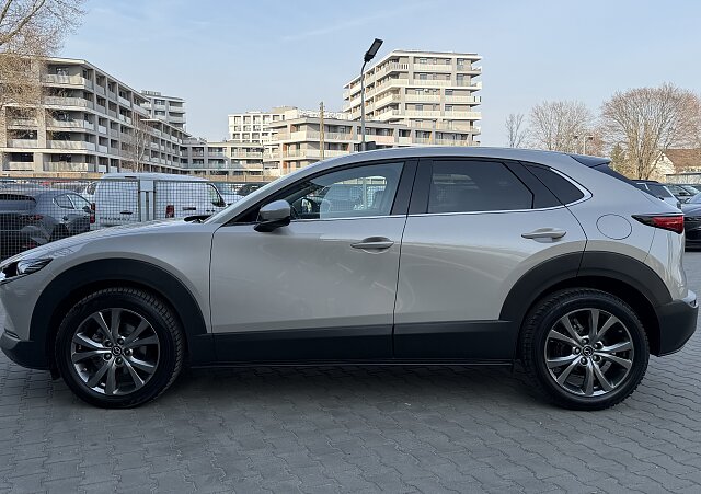 Mazda CX-30 - Kolor Platinum Quartz, zdjęcie 4