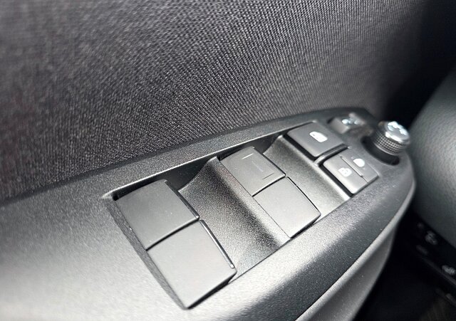 Mazda 2 - Kolor Opera Black, zdjęcie 16