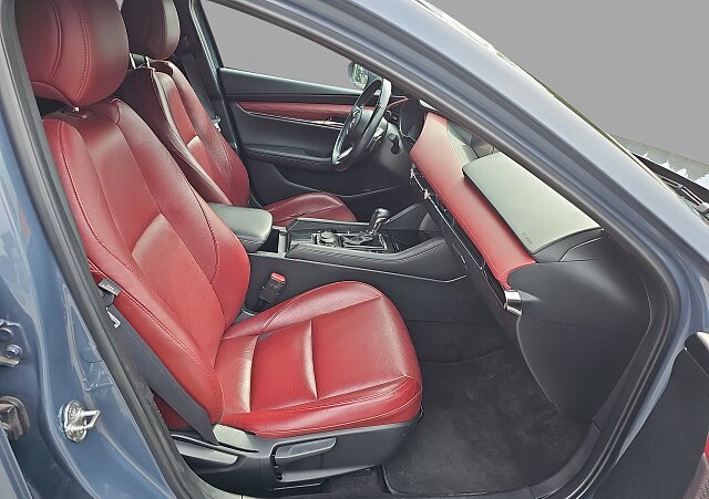 Mazda 3 - Kolor Polymetal Gray, zdjęcie 13