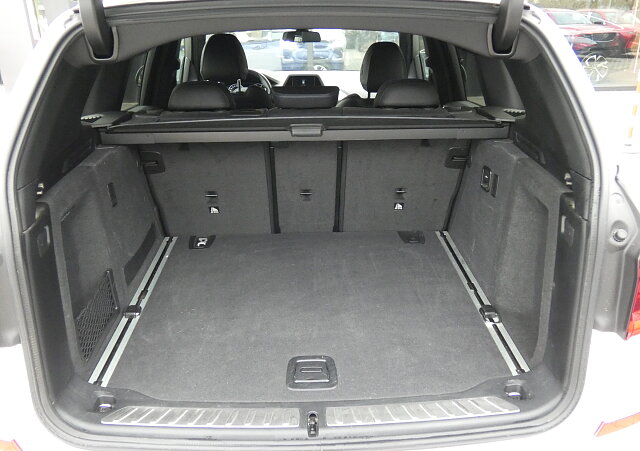 BMW X3 - Kolor Biały, zdjęcie 12