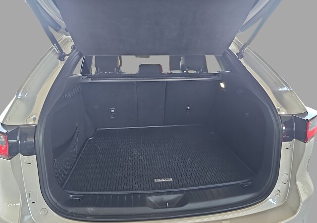 Mazda CX-60 - Kolor Platinum Quartz, zdjęcie 14