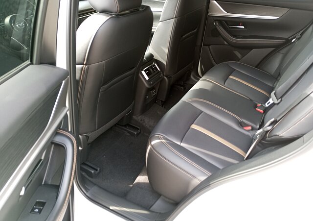 Mazda CX-60 - Kolor Rhodium White, zdjęcie 6