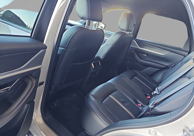 Mazda CX-60 - Kolor Platinum Quartz, zdjęcie 9