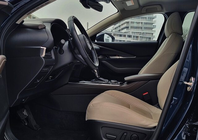 Mazda CX-30 - Kolor Deep Crystal Blue, zdjęcie 3