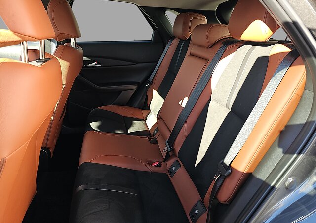 Mazda CX-30 - Kolor Machine Gray, zdjęcie 17