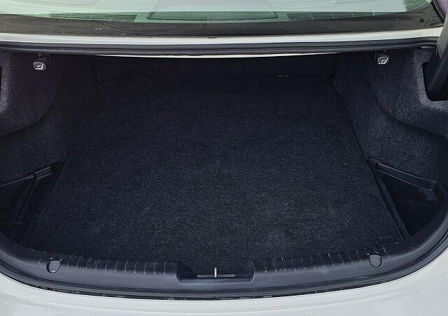 Mazda 6 - Kolor Snowflake White Pearl, zdjęcie 18