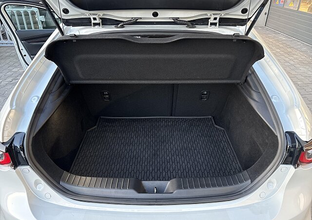 Mazda 3 - Kolor Ceramic Metalic, zdjęcie 17