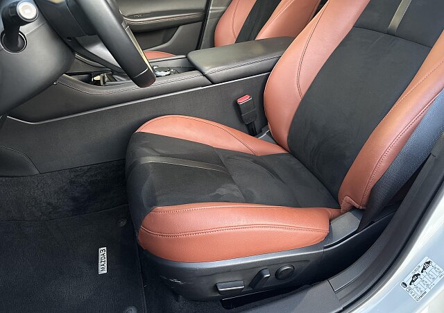 Mazda 3 - Kolor Ceramic Metalic, zdjęcie 8