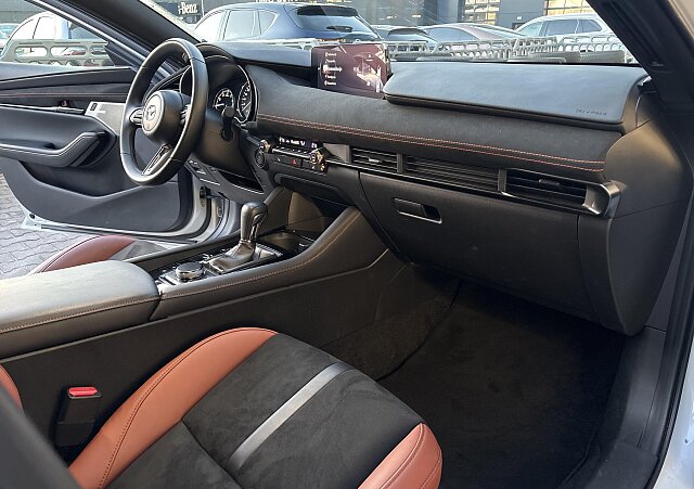 Mazda 3 - Kolor Ceramic Metalic, zdjęcie 18