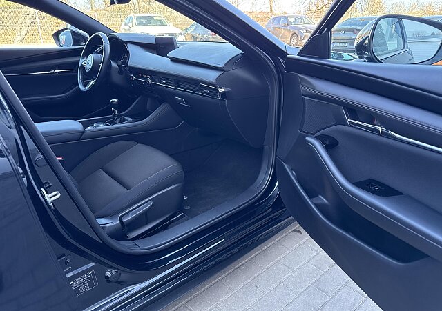 Mazda 3 - Kolor Jet Black, zdjęcie 21