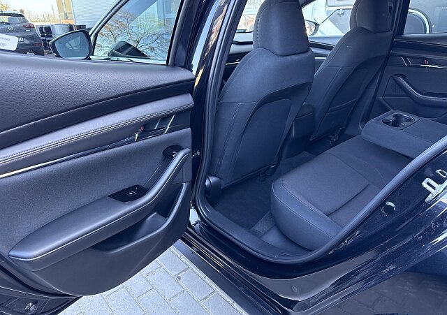 Mazda 3 - Kolor Jet Black, zdjęcie 18