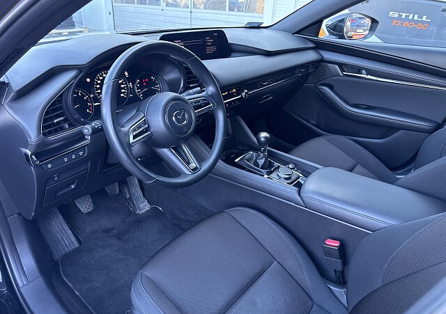 Mazda 3 - Kolor Jet Black, zdjęcie 6