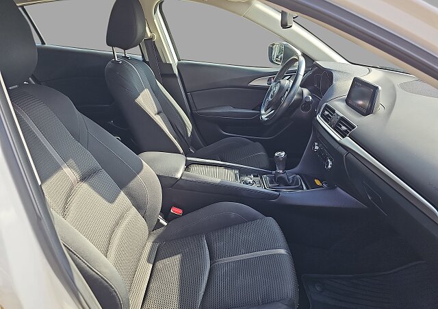 Mazda 3 - Kolor Snowflake White Pearl, zdjęcie 20