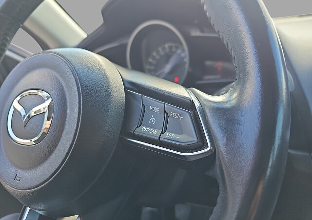 Mazda 3 - Kolor Snowflake White Pearl, zdjęcie 19