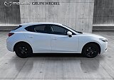 Mazda 3 - Kolor Snowflake White Pearl, zdjęcie 4