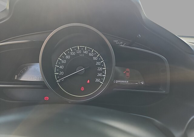 Mazda 3 - Kolor Snowflake White Pearl, zdjęcie 13