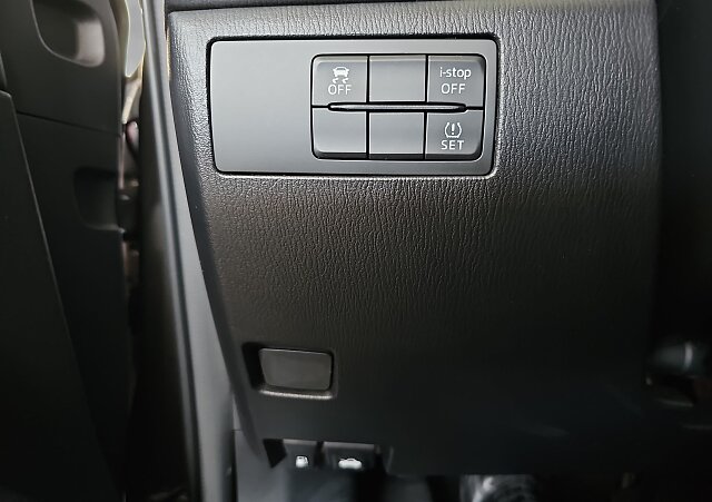 Mazda 3 - Kolor Machine Gray, zdjęcie 17