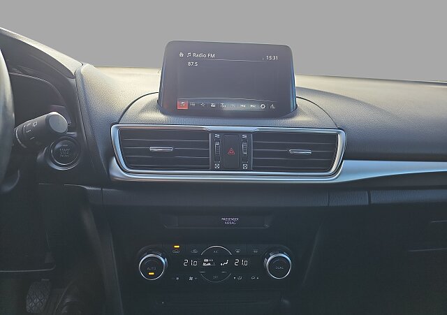 Mazda 3 - Kolor Snowflake White Pearl, zdjęcie 16