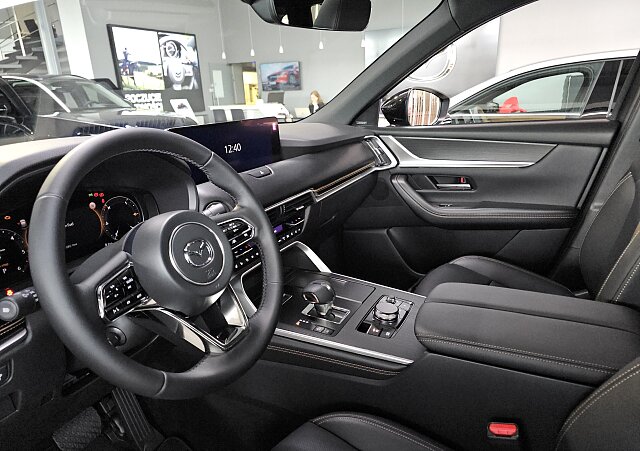 Mazda CX-80 - Kolor Artisan Red, zdjęcie 2