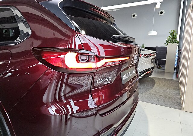 Mazda CX-80 - Kolor Artisan Red, zdjęcie 12