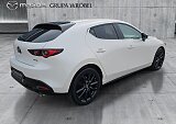 Mazda 3 - Kolor Snowflake White Pearl, zdjęcie 4