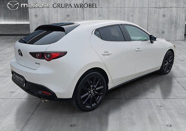 Mazda 3 - Kolor Snowflake White Pearl, zdjęcie 4