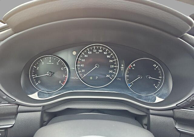 Mazda 3 - Kolor Snowflake White Pearl, zdjęcie 11