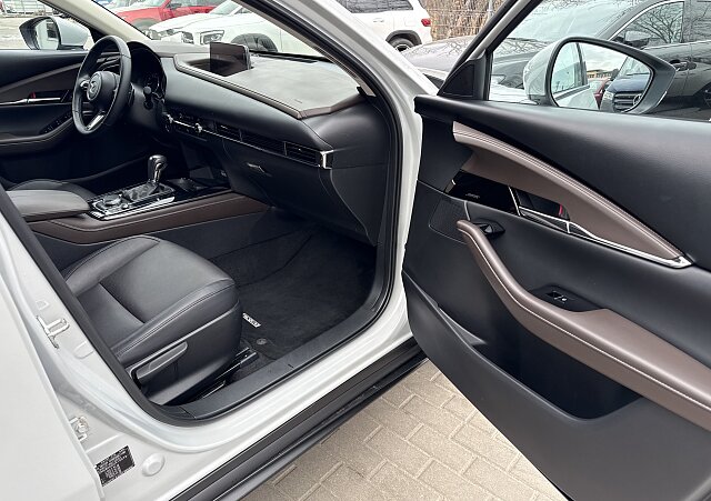 Mazda CX-30 - Kolor Ceramic Metalic, zdjęcie 22