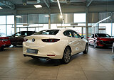 Mazda 3 - Kolor Snowflake White Pearl, zdjęcie 5