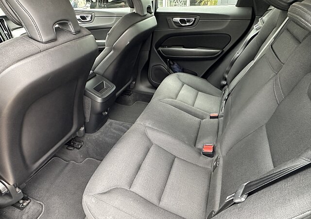 Volvo XC 60 - Kolor Czarny, zdjęcie 14