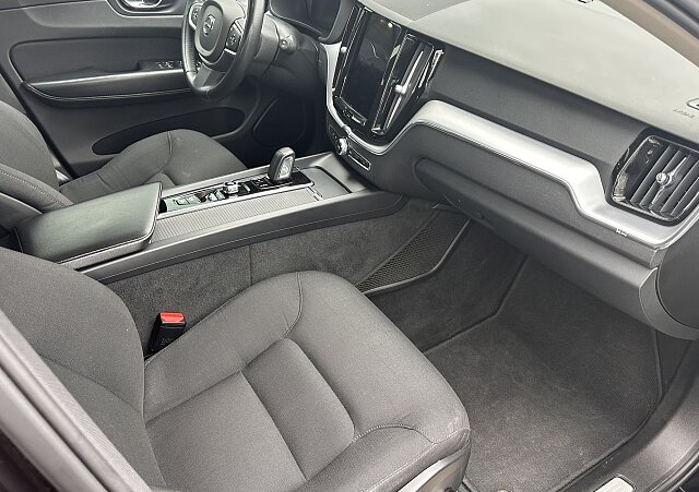 Volvo XC 60 - Kolor Czarny, zdjęcie 11