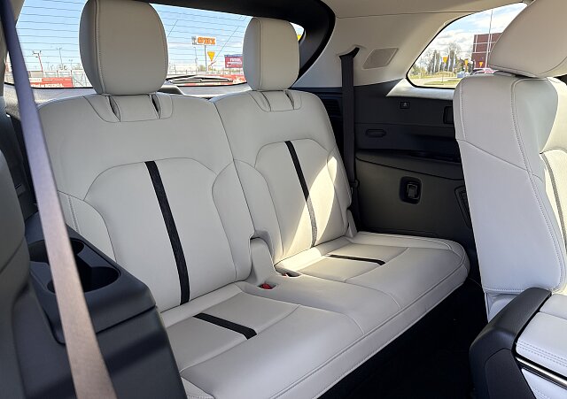 Mazda CX-80 - Kolor Platinum Quartz, zdjęcie 25