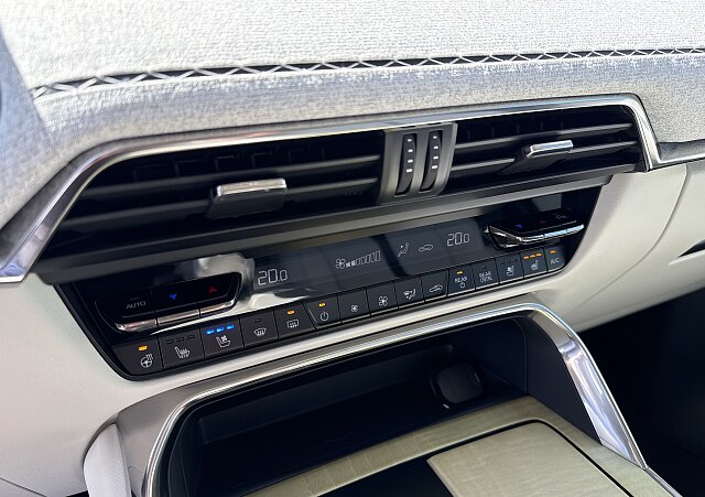 Mazda CX-80 - Kolor Platinum Quartz, zdjęcie 13