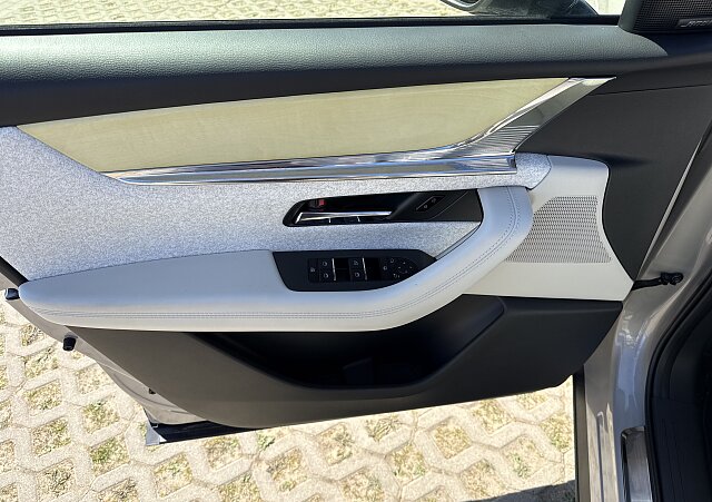 Mazda CX-80 - Kolor Platinum Quartz, zdjęcie 8