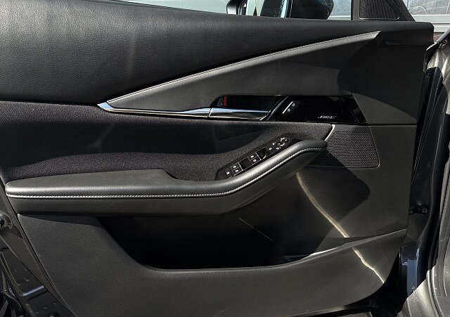 Mazda CX-30 - Kolor Machine Gray, zdjęcie 33