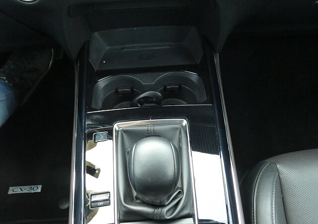 Mazda CX-30 - Kolor Biały, zdjęcie 14