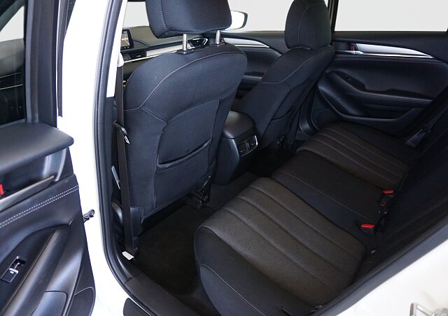 Mazda 6 - Kolor Snowflake White Pearl, zdjęcie 8