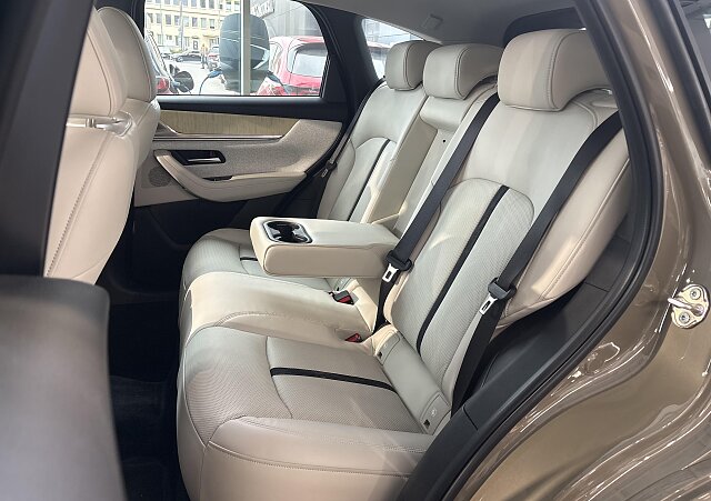 Mazda CX-60 - Kolor Zircon Sand Metalic, zdjęcie 12