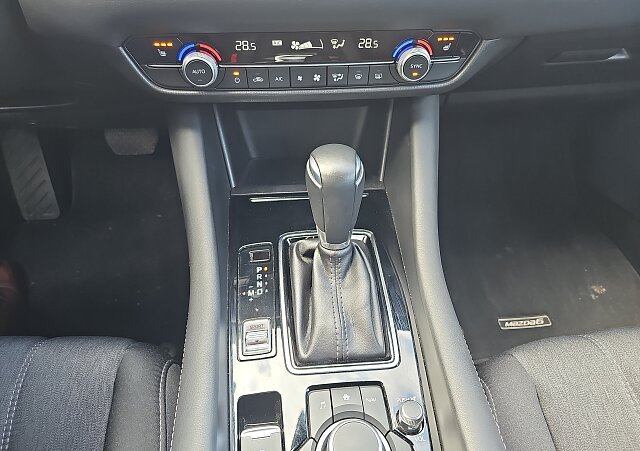 Mazda 6 - Kolor Jet Black, zdjęcie 15