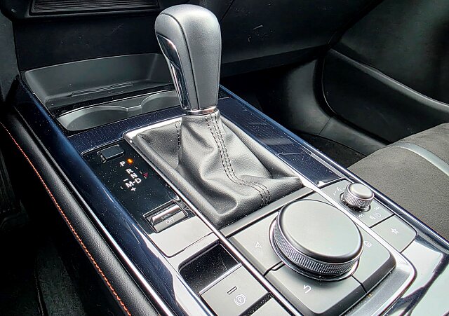 Mazda CX-30 - Kolor Ceramic Metalic, zdjęcie 15