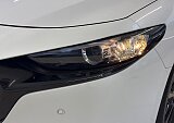 Mazda 3 - Kolor Snowflake White Pearl, zdjęcie 6