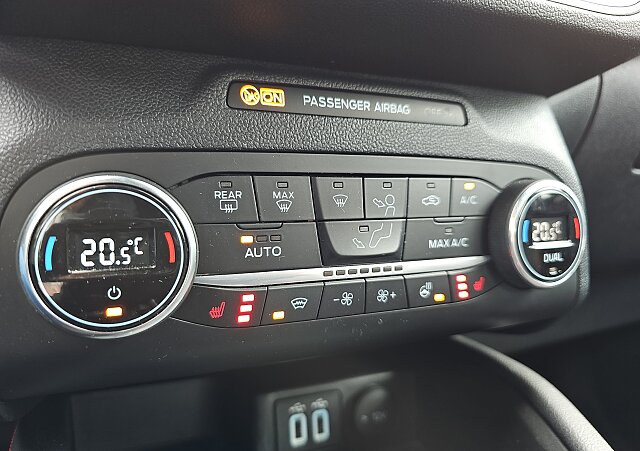 Ford Kuga - Kolor Biały, zdjęcie 12