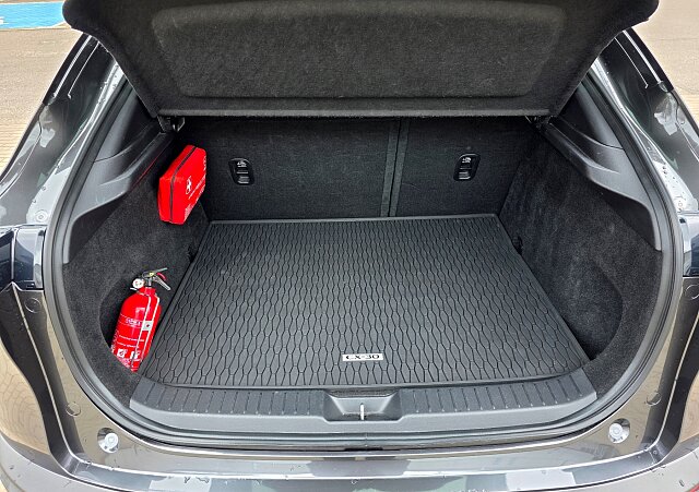 Mazda CX-30 - Kolor Machine Gray, zdjęcie 22