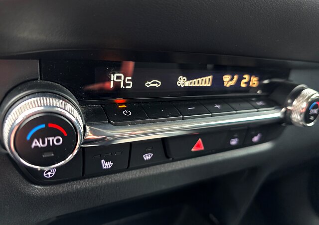 Mazda CX-30 - Kolor Machine Gray, zdjęcie 13