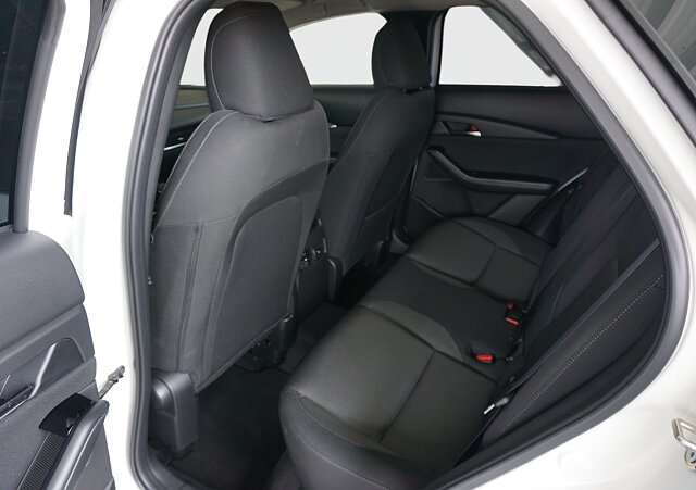 Mazda CX-30 - Kolor Snowflake White Pearl, zdjęcie 8