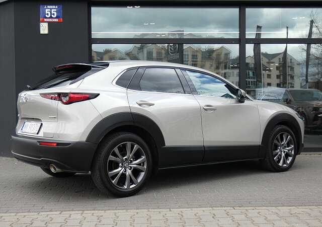 Mazda CX-30 - Kolor Platinum Quartz, zdjęcie 4