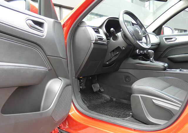 Renault Arkana - Kolor Czerwony, zdjęcie 12