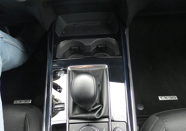 Mazda CX-30 - Kolor Platinum Quartz, zdjęcie 17