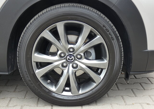 Mazda CX-30 - Kolor Platinum Quartz, zdjęcie 8