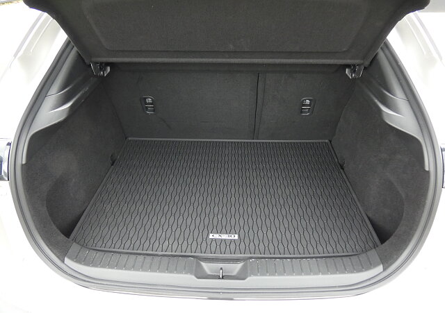 Mazda CX-30 - Kolor Platinum Quartz, zdjęcie 2